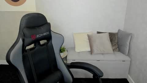 Snapshot of elizabeth_harpper chatting on September 26, 2:20 am Elizabeth online show from September 26, 2:20 am