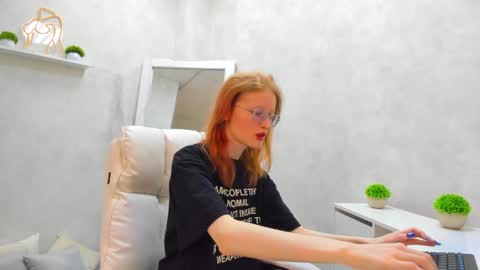 Snapshot of elizabeth_harpper chatting on March 10, 8:17 am Elizabeth online show from March 10, 8:17 am