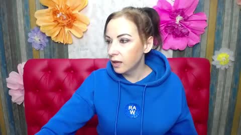 ElizabethSho online show from April 10, 5:19 pm