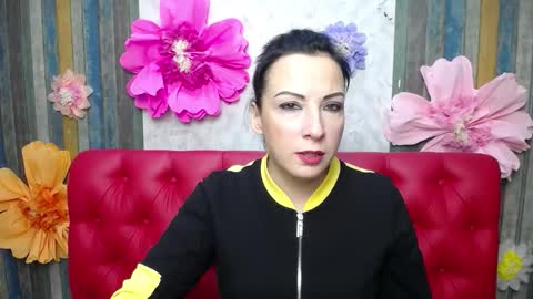 ElizabethSho online show from October 18, 5:26 pm