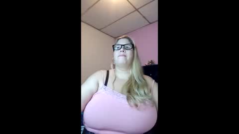 Elizabeth online show from April 17, 11:01 am