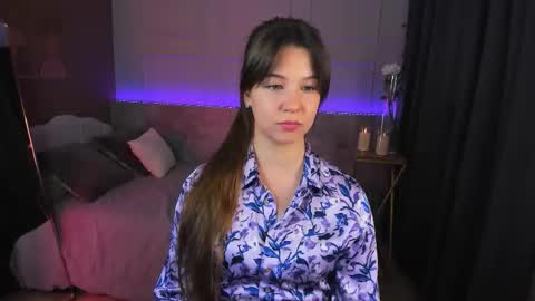 Eliza online show from November 23, 1:35 pm