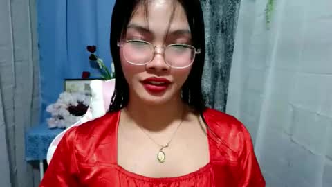 Ella online show from November 29, 10:52 am