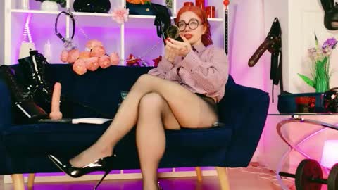 ella_kross online show from March 21, 8:52 am