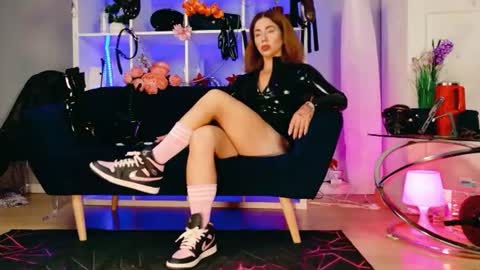 ella_kross online show from July 16, 6:40 am