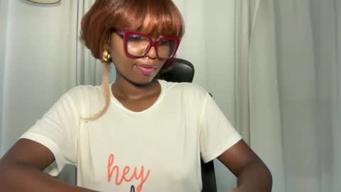 Ella online show from April 10, 2:56 pm