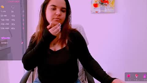 Ella online show from May 22, 7:39 am