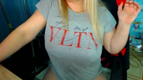  IsaBella  online show from December 17, 10:03 pm