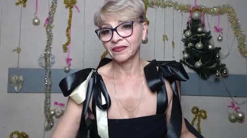 EllaBonito online show from December 16, 6:30 am