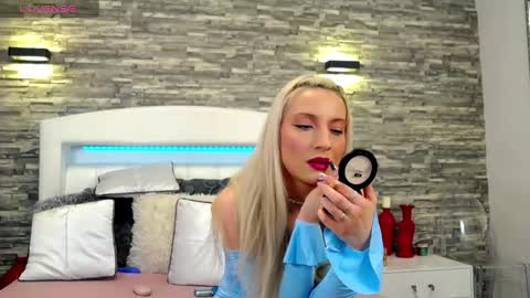 Ella online show from February 22, 8:26 pm