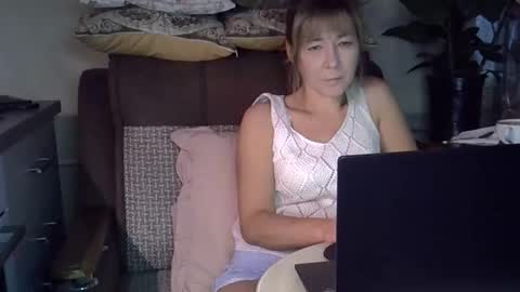 ellajohnsonx online show from November 1, 1:59 pm