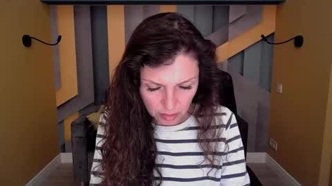 EllaLongs online show from April 11, 11:36 am