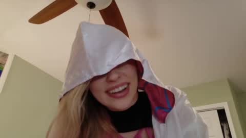 ellalowe online show from May 16, 12:46 am
