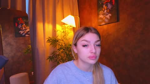 ellamilla online show from January 7, 5:22 am