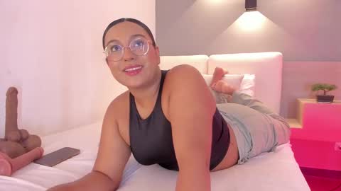 Ella online show from September 13, 1:08 pm