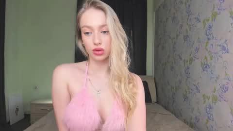 elldiana online show from February 6, 9:45 am