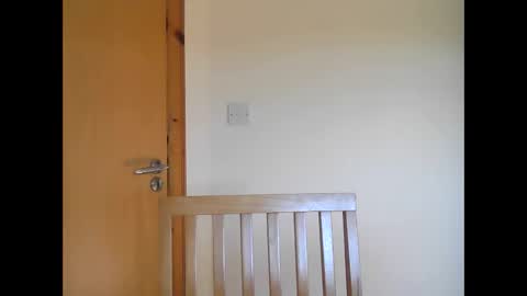 elle010843 online show from March 6, 10:54 am