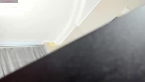 elle_ellise online show from November 22, 9:34 am