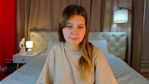 elle_ellise online show from September 21, 8:02 am