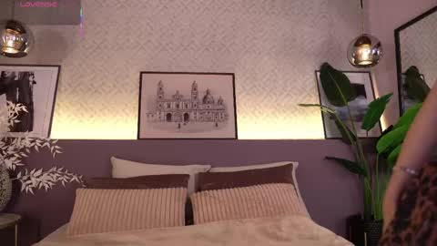 Elle Diane online show from March 23, 12:17 am