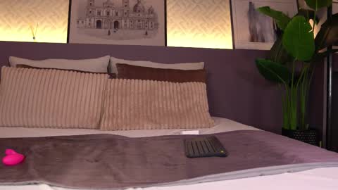 Elle Diane online show from March 6, 12:54 am