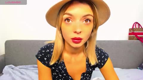 ellen_flow online show from October 19, 6:32 pm