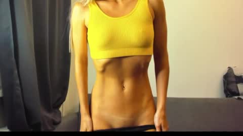 ellen_flow online show from May 8, 10:00 pm