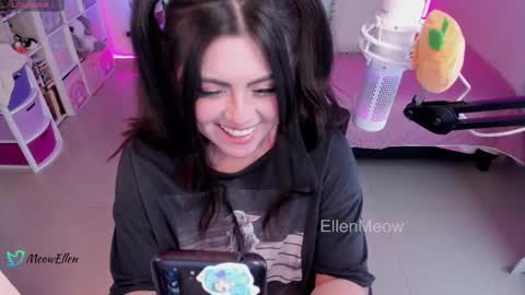 Snapshot of ellen_meow chatting on February 23, 9:16 am Meow in da house  . online show from February 23, 9:16 am