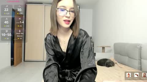 elli_lane online show from May 1, 3:15 pm