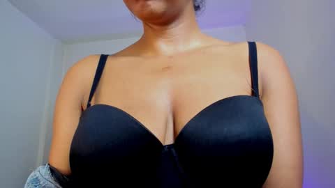  Ellie   online show from October 5, 1:38 pm