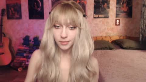 ellie_friendly online show from February 6, 11:26 pm