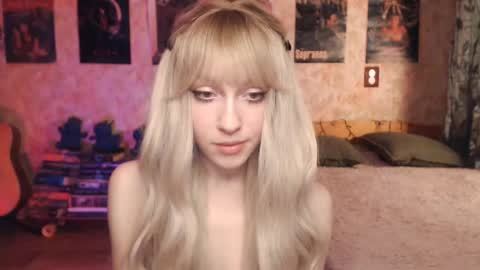 ellie_friendly online show from February 16, 12:11 am