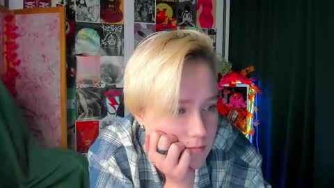 Ellie online show from November 29, 9:02 am