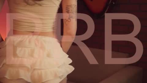 elliecutes online show from February 19, 8:25 am