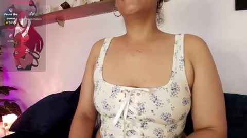 elliee1 online show from July 13, 12:17 pm