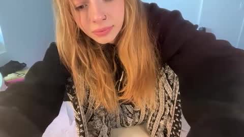 ellie online show from September 17, 3:32 pm