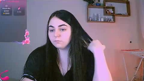 Snapshot of ellies_8 chatting on February 9, 5:22 pm Ellie online show from February 9, 5:22 pm