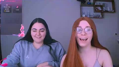 Snapshot of ellies_8 chatting on February 19, 3:38 pm Ellie online show from February 19, 3:38 pm