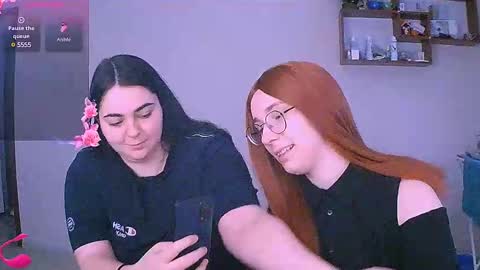 Snapshot of ellies_8 chatting on February 15, 10:22 am Ellie online show from February 15, 10:22 am