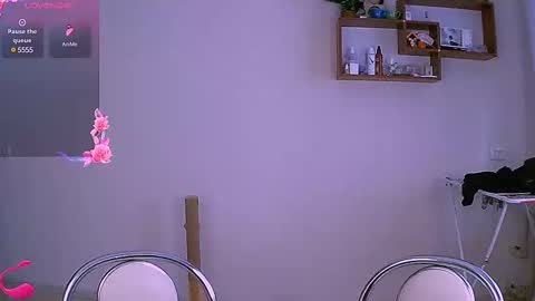 Snapshot of ellies_8 chatting on February 13, 9:51 am Ellie online show from February 13, 9:51 am