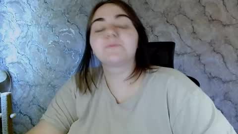 Snapshot of ellies_8 chatting on September 17, 4:54 am Ellie online show from September 17, 4:54 am