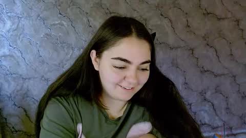 Snapshot of ellies_8 chatting on October 9, 5:22 am Ellie online show from October 9, 5:22 am