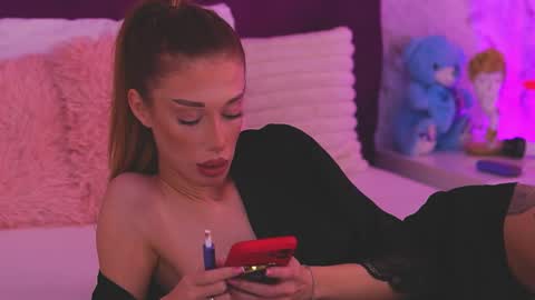 EllinaNuria online show from April 15, 4:24 am