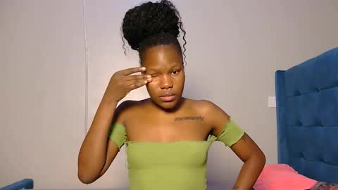 elllanna online show from April 14, 8:25 am