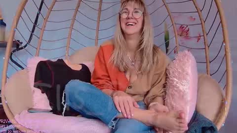 Snapshot of ells_palace chatting on March 5, 6:23 pm Ella Bella Bo Bella online show from March 5, 6:23 pm