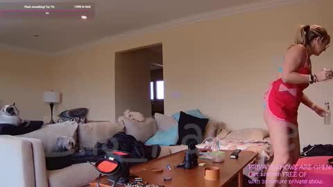 Snapshot of ells_palace chatting on March 8, 6:14 pm Ella Bella Bo Bella online show from March 8, 6:14 pm