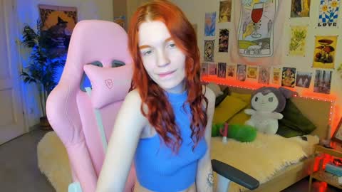 Snapshot of elly_milas chatting on January 27, 6:19 am Elly     Fansly  online show from January 27, 6:19 am