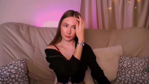  Elly  online show from February 7, 4:05 am