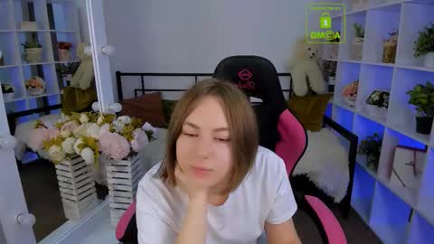 elma_lily online show from October 17, 5:43 am