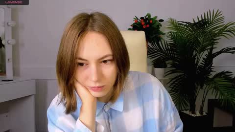 elma_lily online show from November 9, 7:15 am